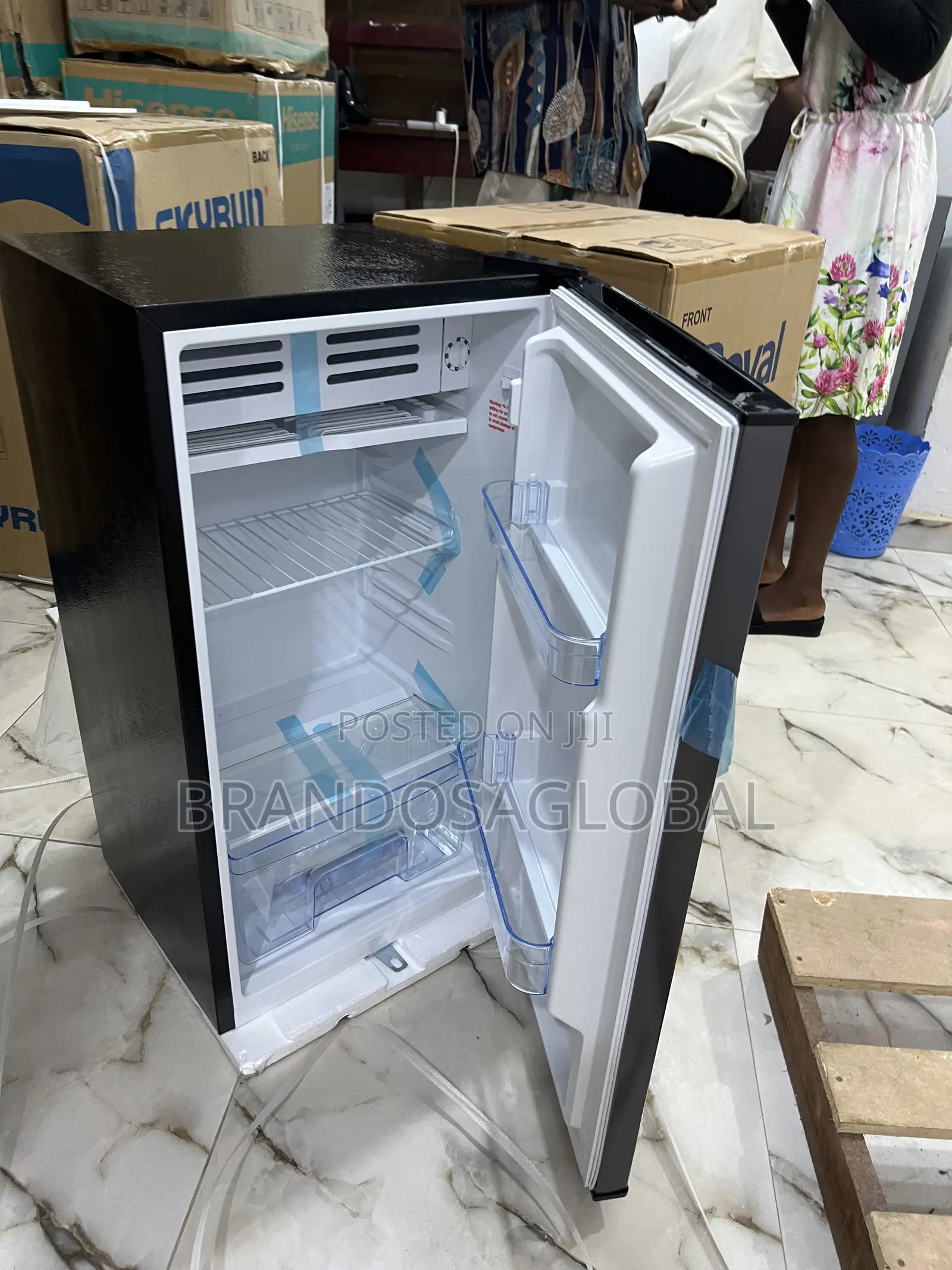 Royal 105l Compact Refrigerator – Smart Cooling for Daily Use