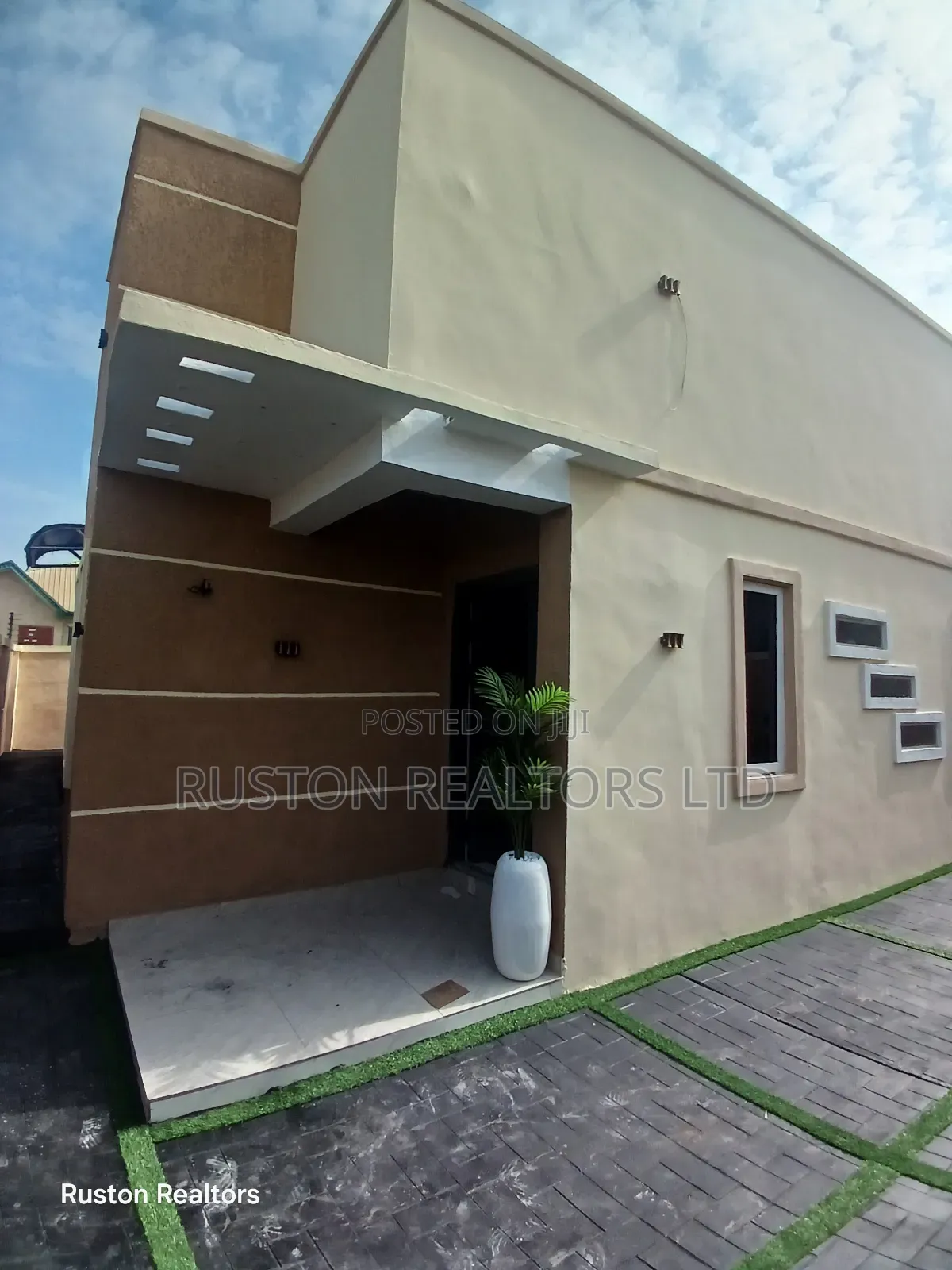 3bdrm Bungalow in Eleyele for sale