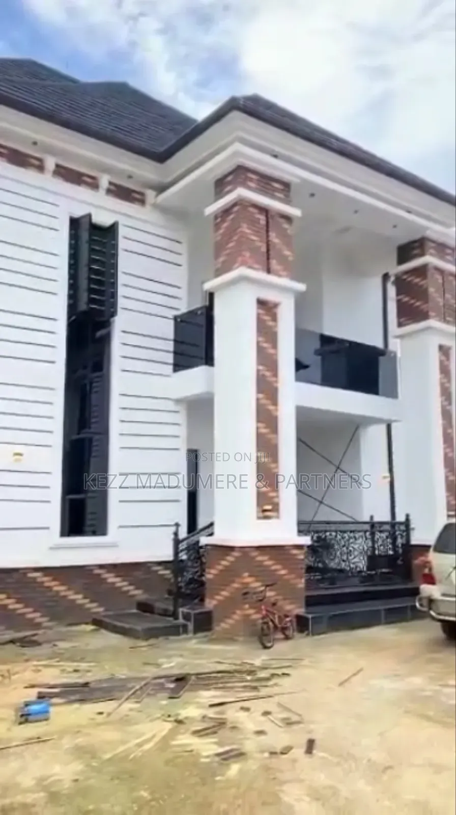 4bdrm Duplex in Imsu Staff Quarters for sale