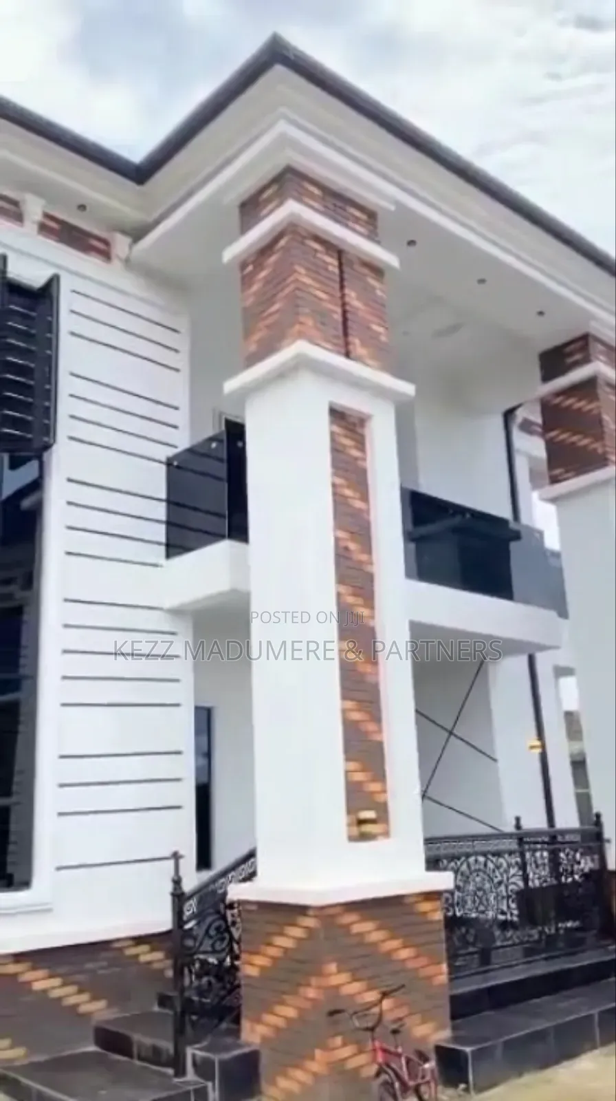 4bdrm Duplex in Imsu Staff Quarters for sale