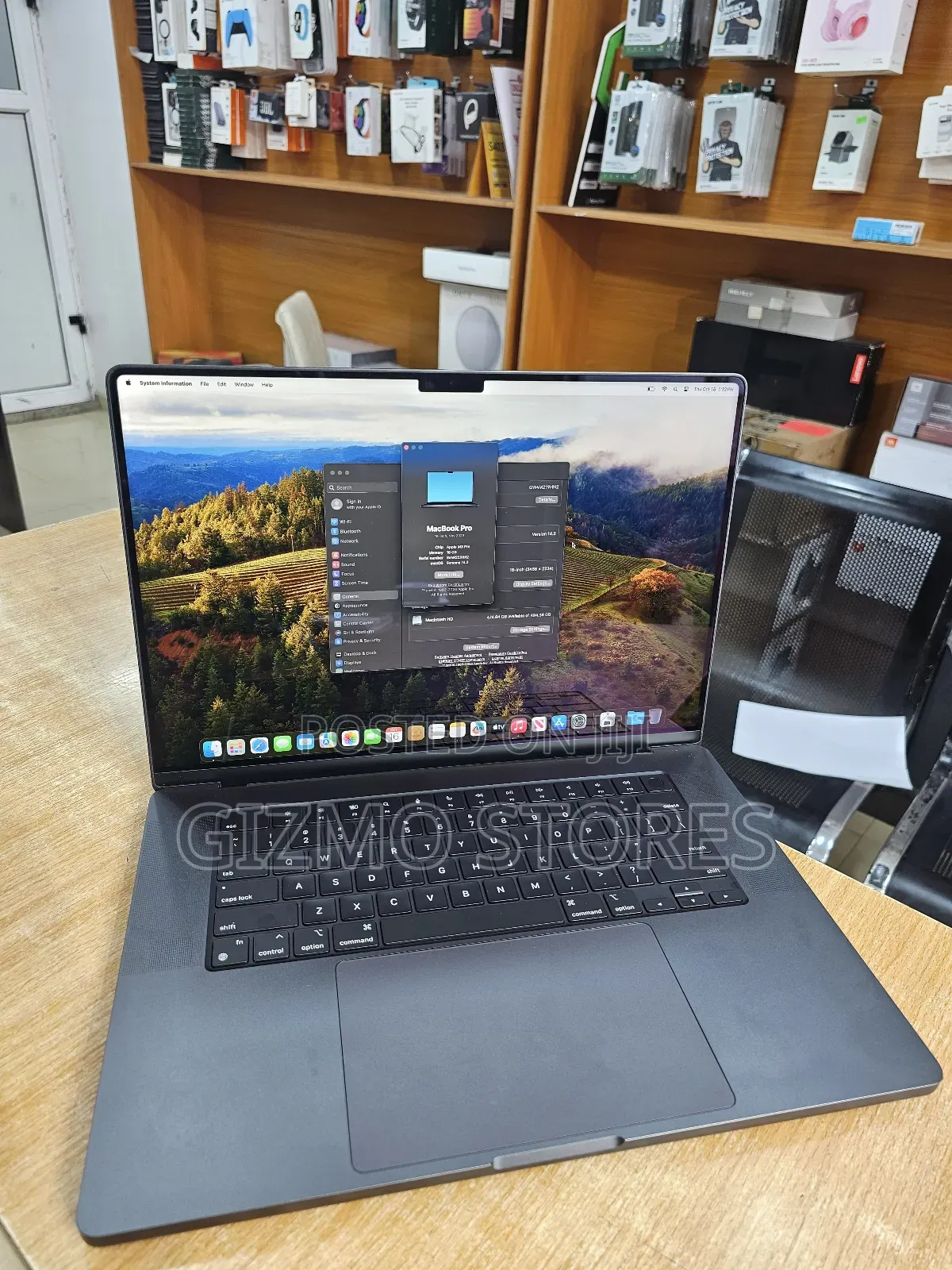 Laptop Apple MacBook Pro 2023 M3 Pro 16-Inch 18GB SSD 512GB