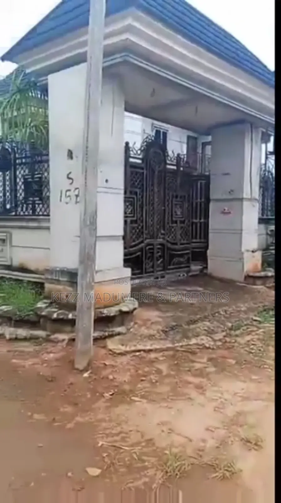 5bdrm Duplex in Proximity To Poly for sale