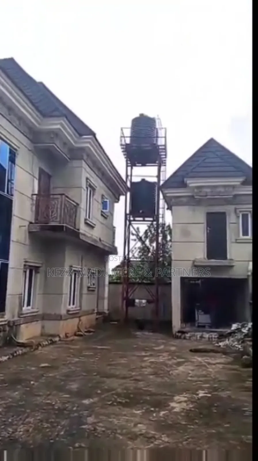 5bdrm Duplex in Proximity To Poly for sale