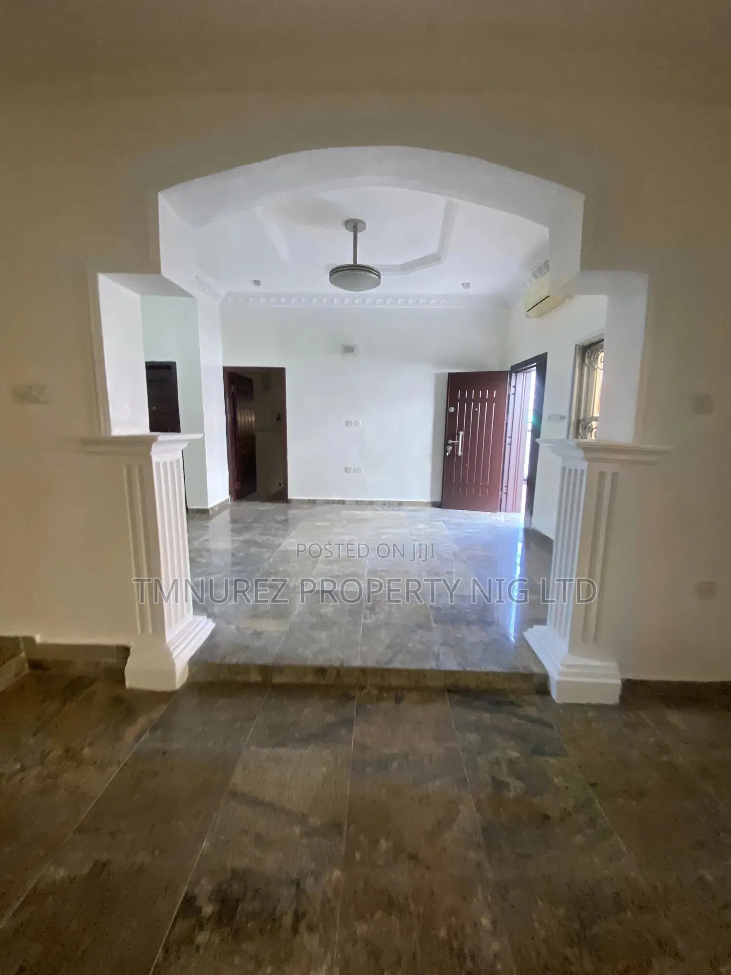 5bdrm Duplex in Chevron for rent