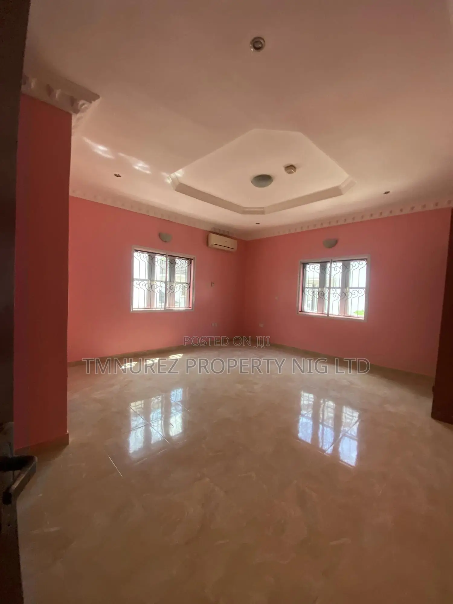 5bdrm Duplex in Chevron for rent