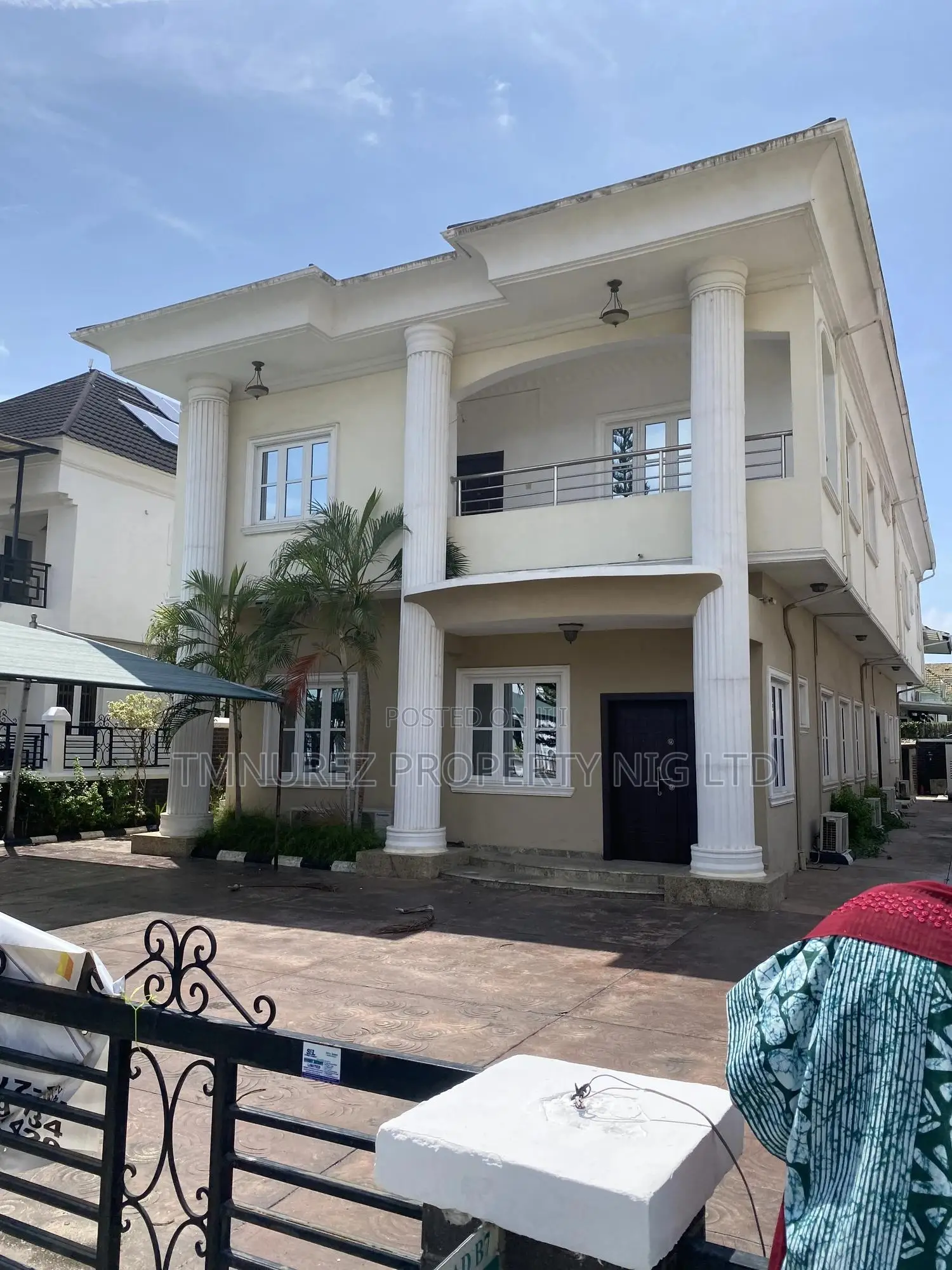 5bdrm Duplex in Chevron for rent