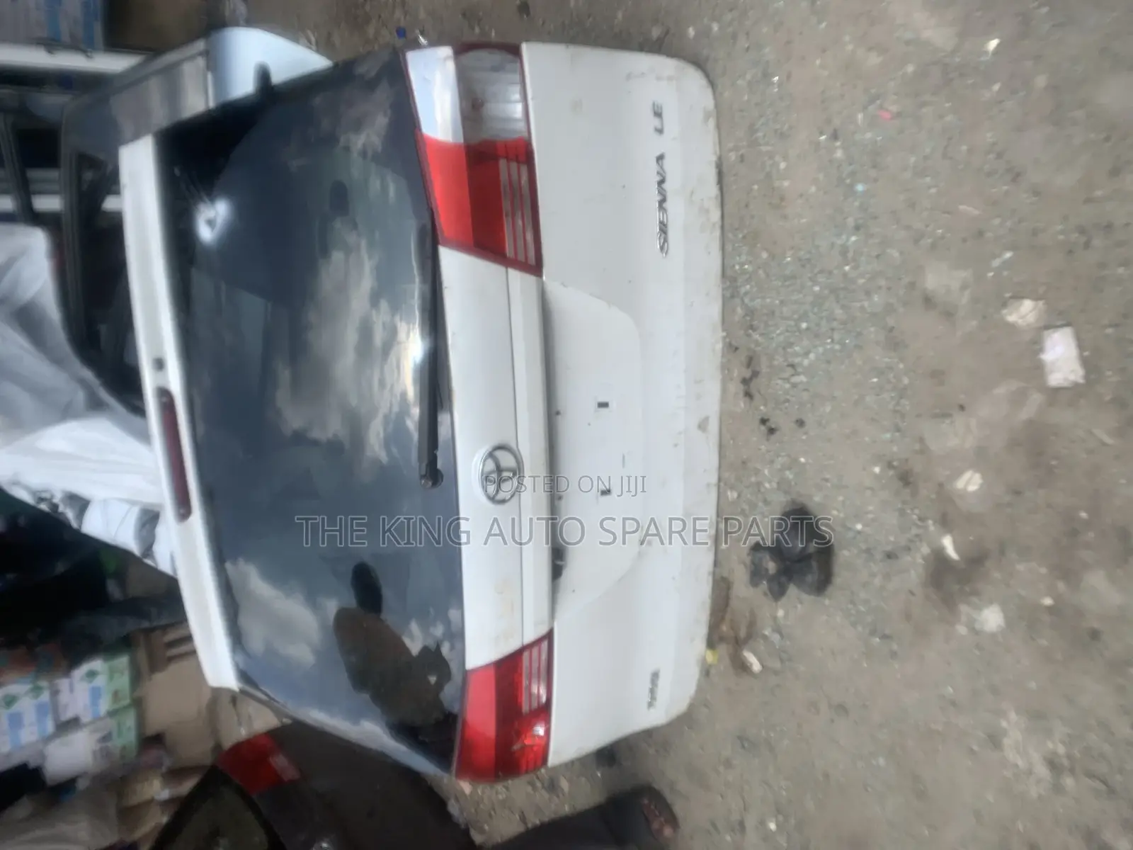 Toyota Sienna Complete Booth 05 Model