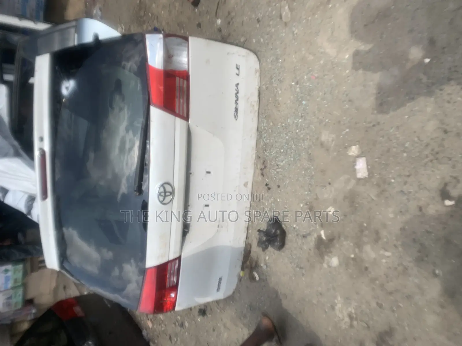 Toyota Sienna Complete Booth 05 Model