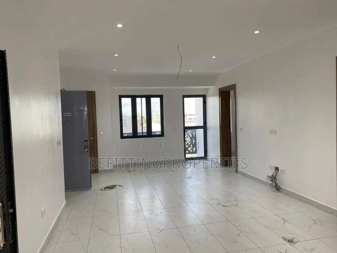3bdrm Block of Flats in Yaba for sale
