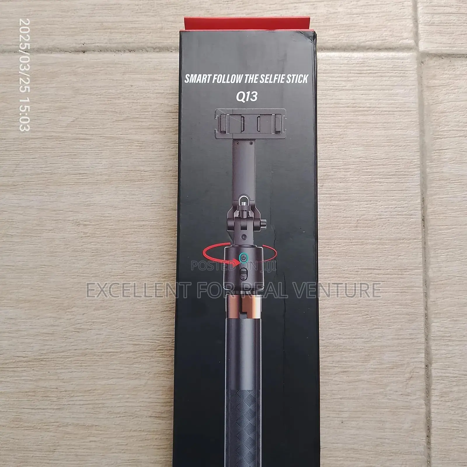 Smart Follow the Selfie Stick Q13