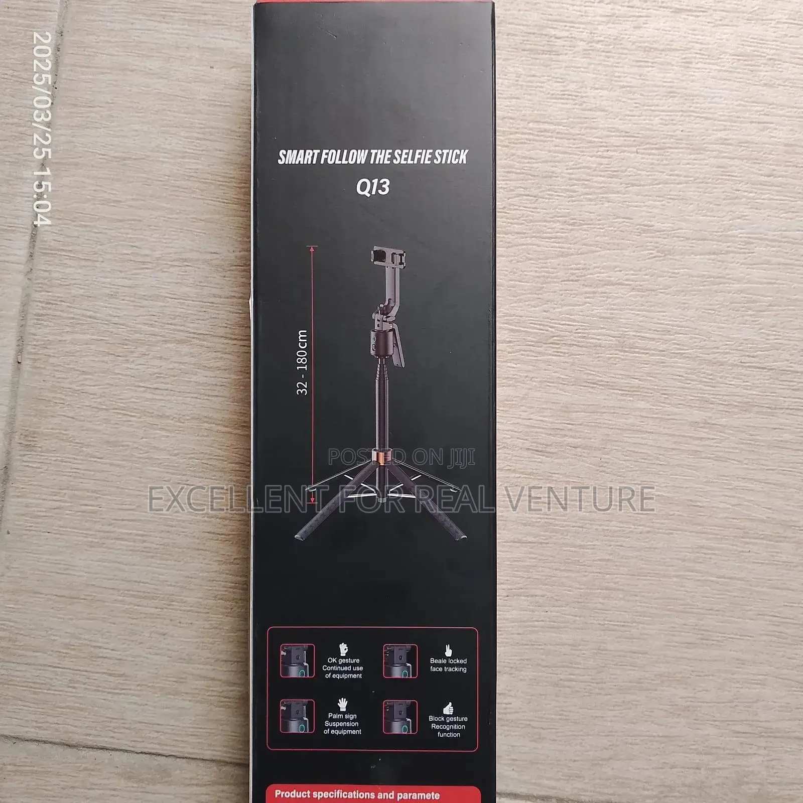 Smart Follow the Selfie Stick Q13