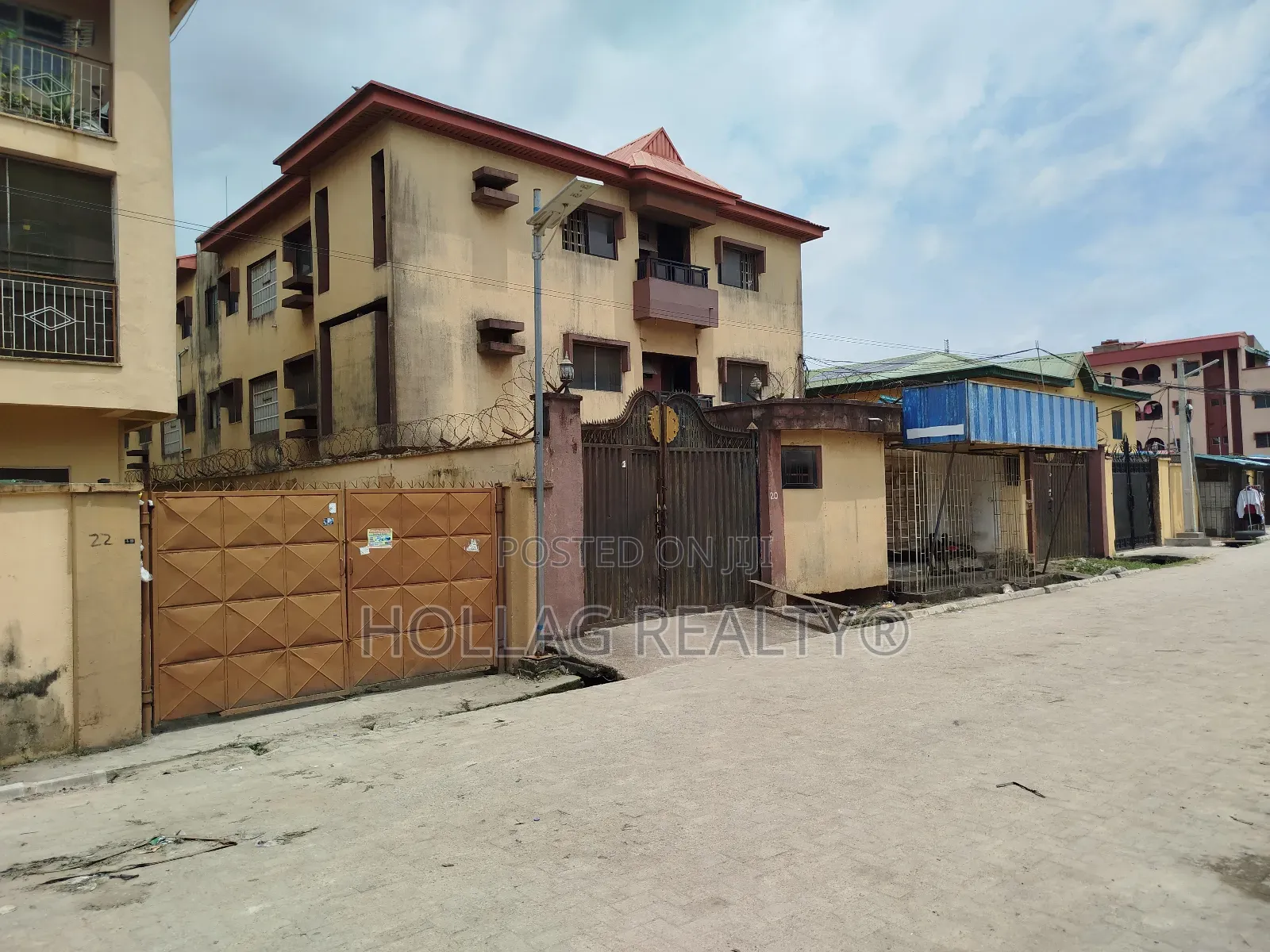 3bdrm Block of Flats in Ago Palace for sale