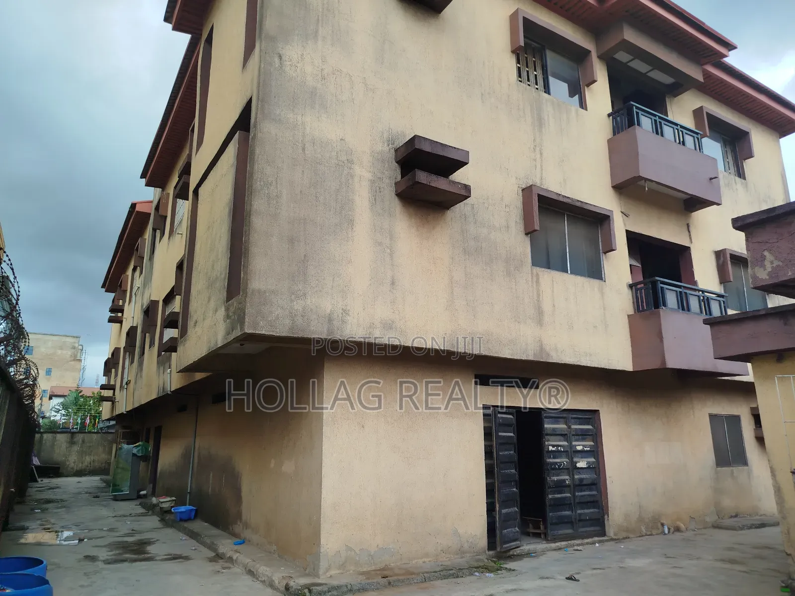3bdrm Block of Flats in Ago Palace for sale