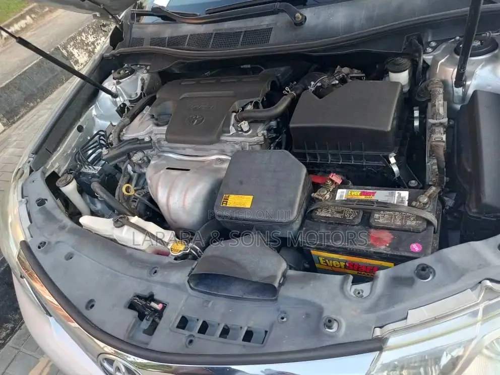 Toyota Camry LE 4dr Sedan (2.5L 4cyl 6A) 2014 Silver