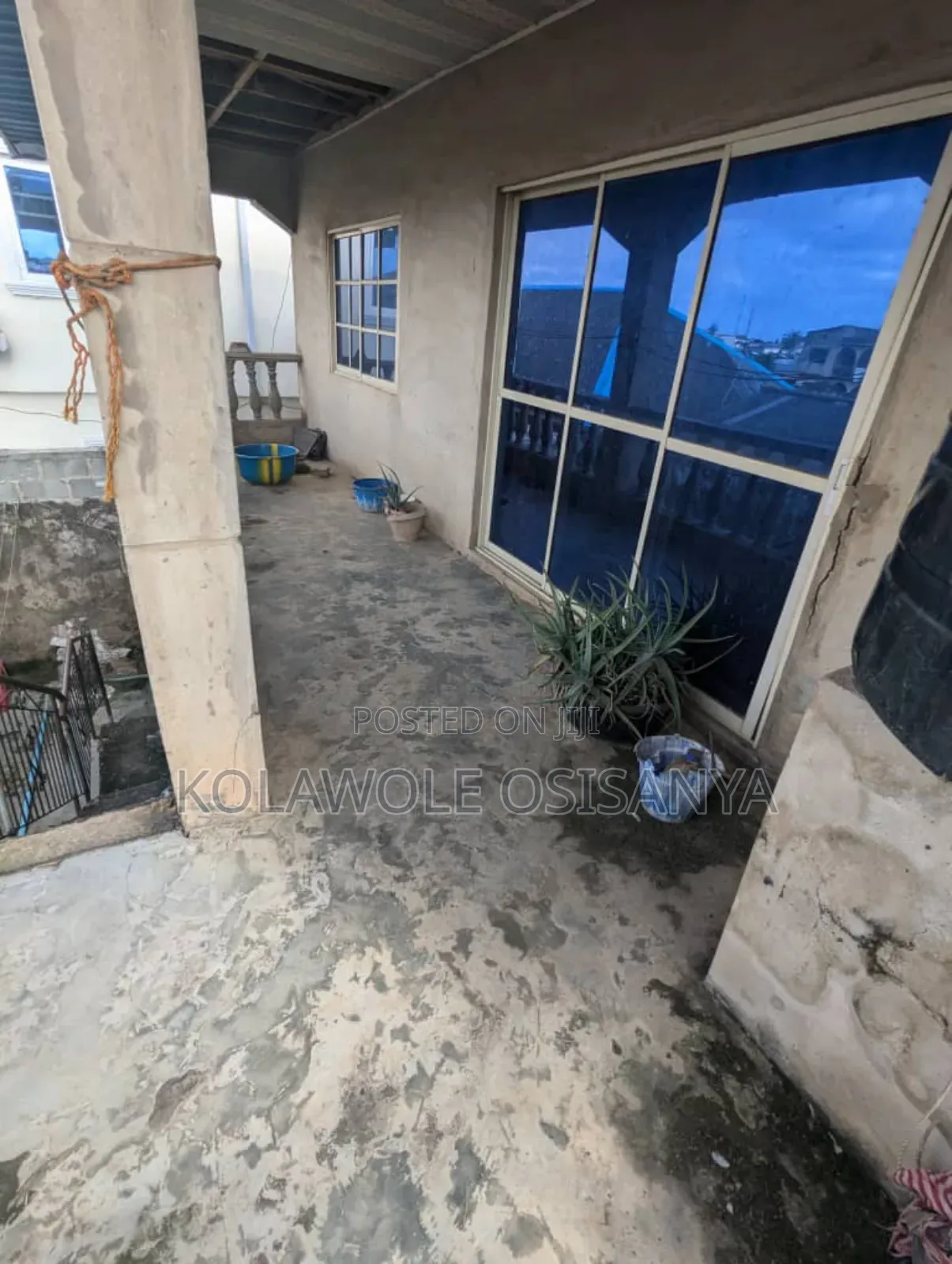 6bdrm Duplex in Governors Road for sale