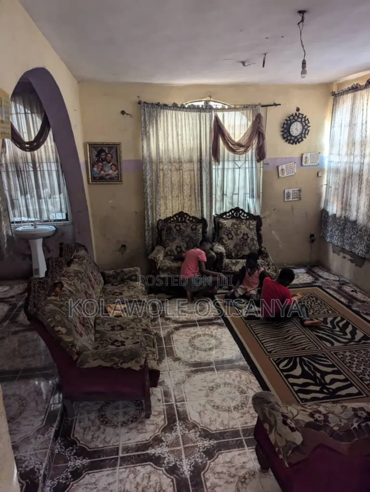6bdrm Duplex in Governors Road for sale