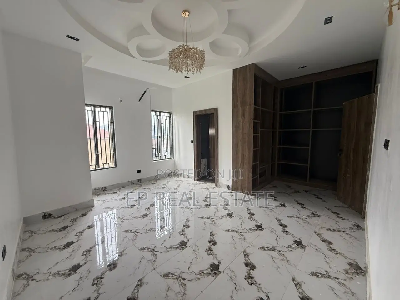 5bdrm Duplex in Asokoro for sale