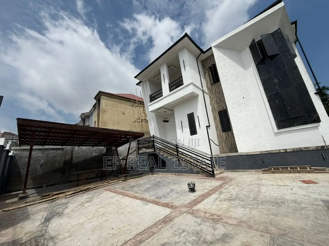 5bdrm Duplex in Asokoro for sale