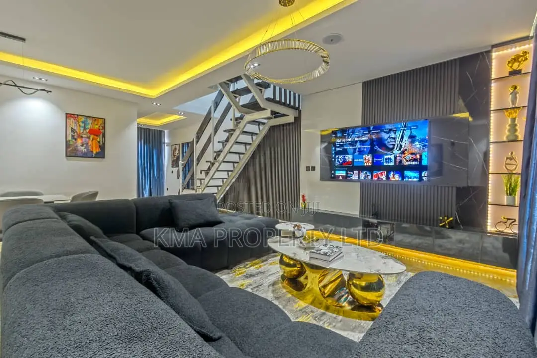 Luxurious 2/3 Bedrooms Duplex With With Sea / City View