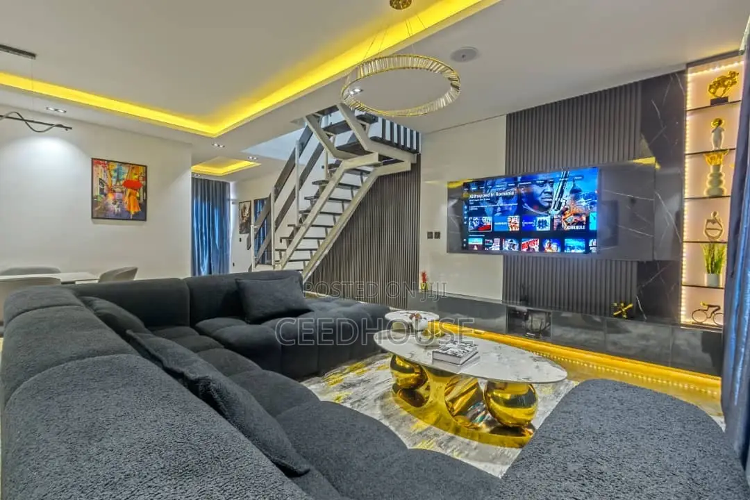 Luxurious 2/3 Bedrooms Duplex With With Sea / City View
