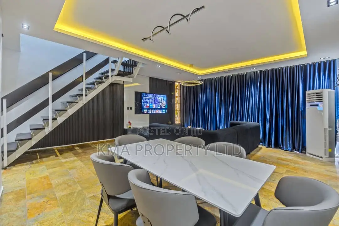 Luxurious 2/3 Bedrooms Duplex With With Sea / City View