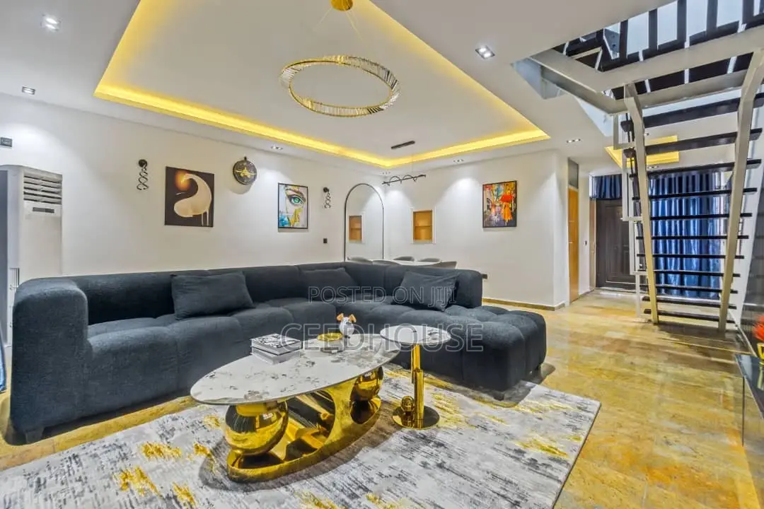 Luxurious 2/3 Bedrooms Duplex With With Sea / City View