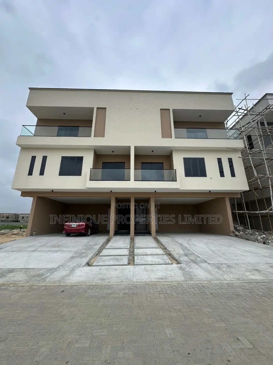 4bdrm House in Lekki Phase 1 for sale