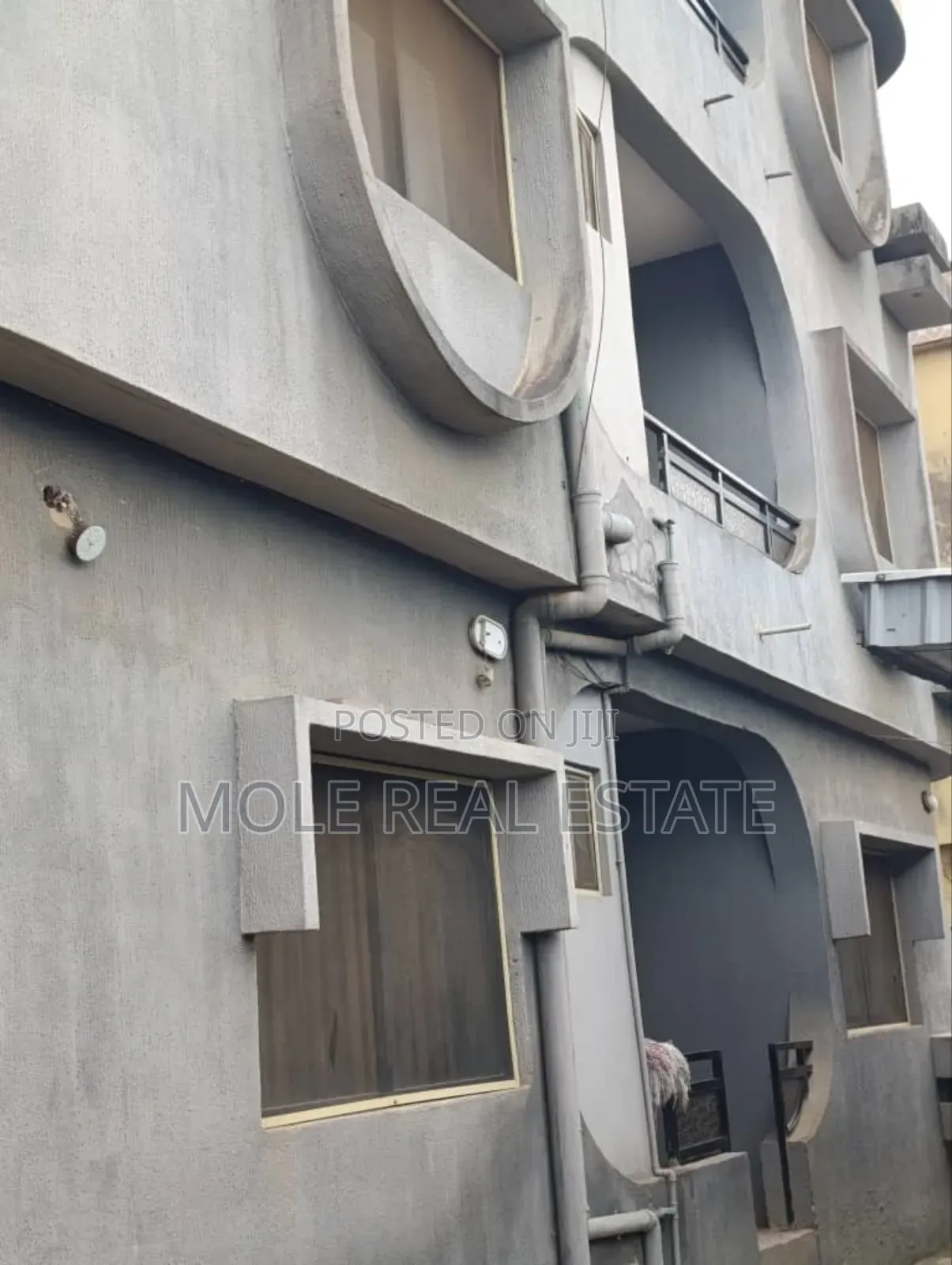 Furnished 3bdrm Block of Flats in Governor'S Road, Obafemi-Owode