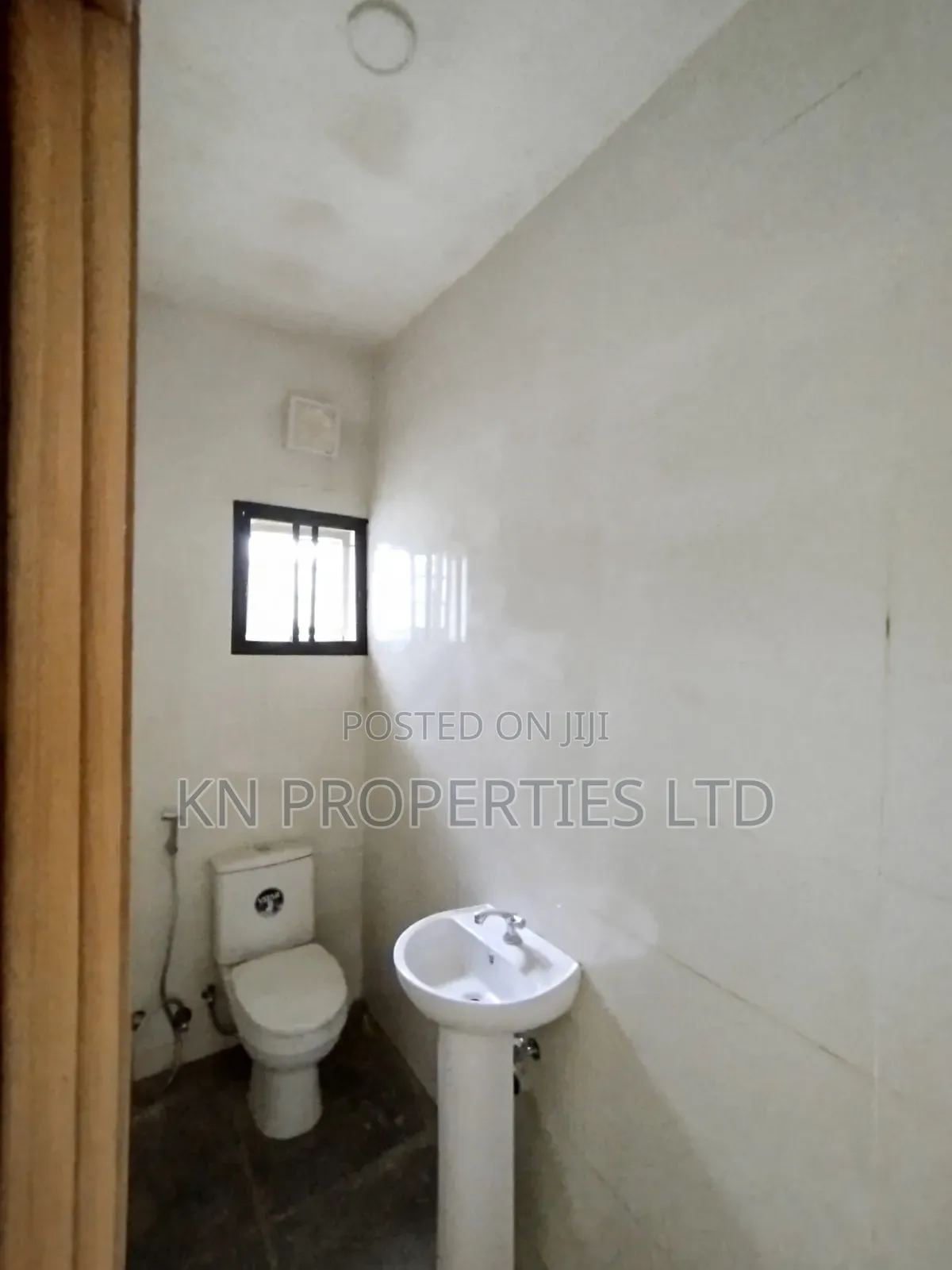 4bdrm Townhouse / Terrace in Gusape Main, Guzape District for rent