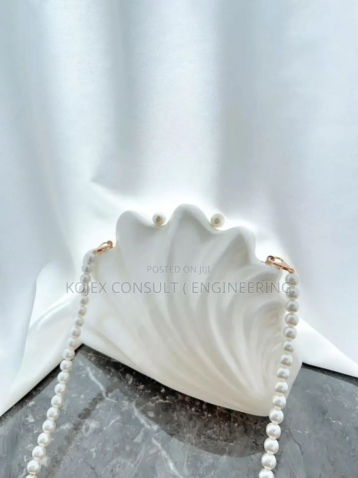 Acrylic Shell Shape Clutch