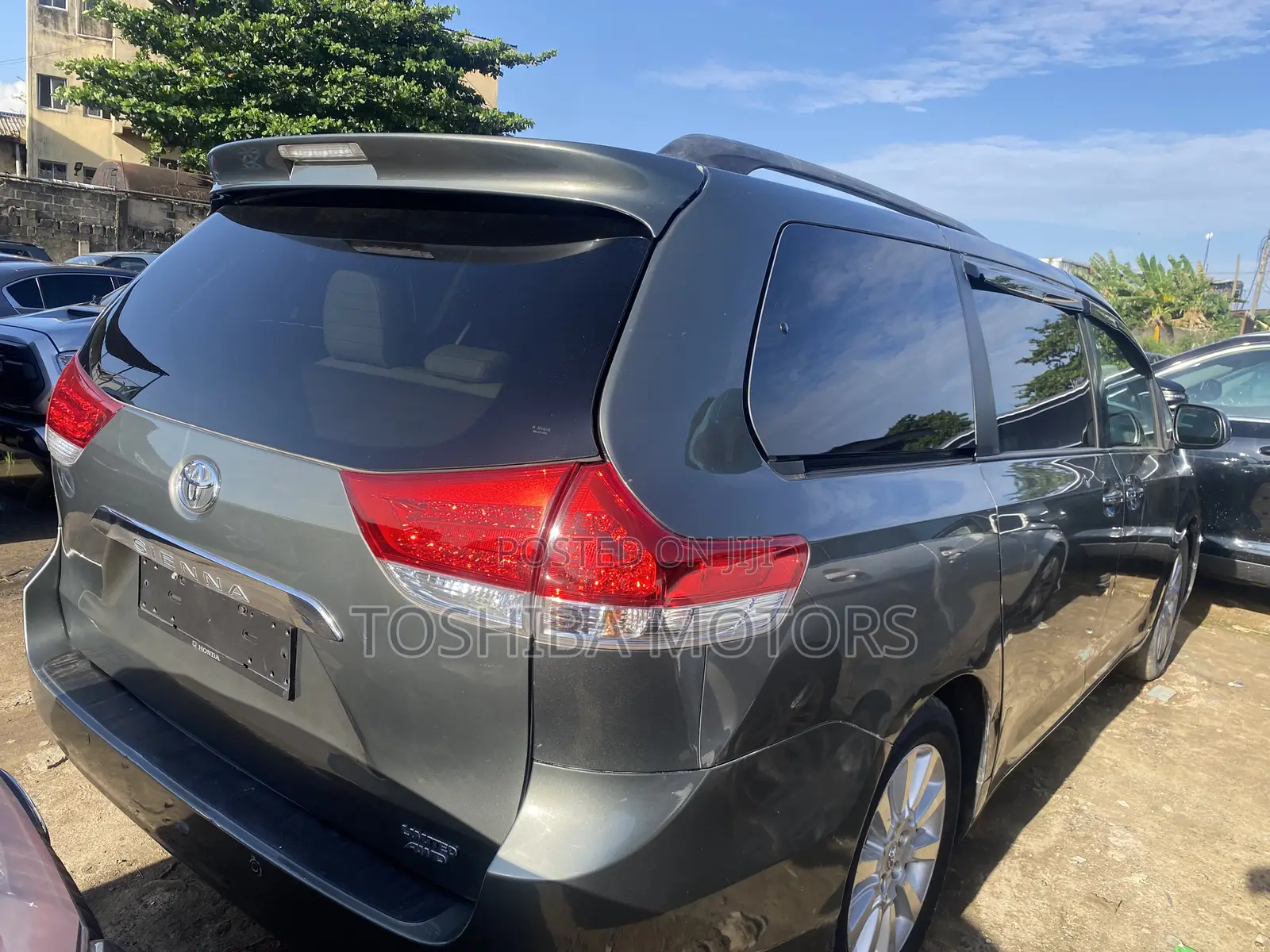 Toyota Sienna Limited Premium 7-Passenger 4dr Minivan (3.5L 6cyl 6A)
