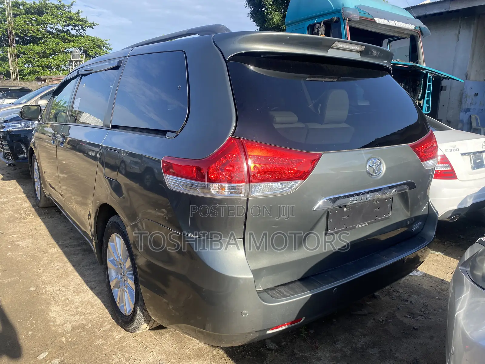 Toyota Sienna Limited Premium 7-Passenger 4dr Minivan (3.5L 6cyl 6A)