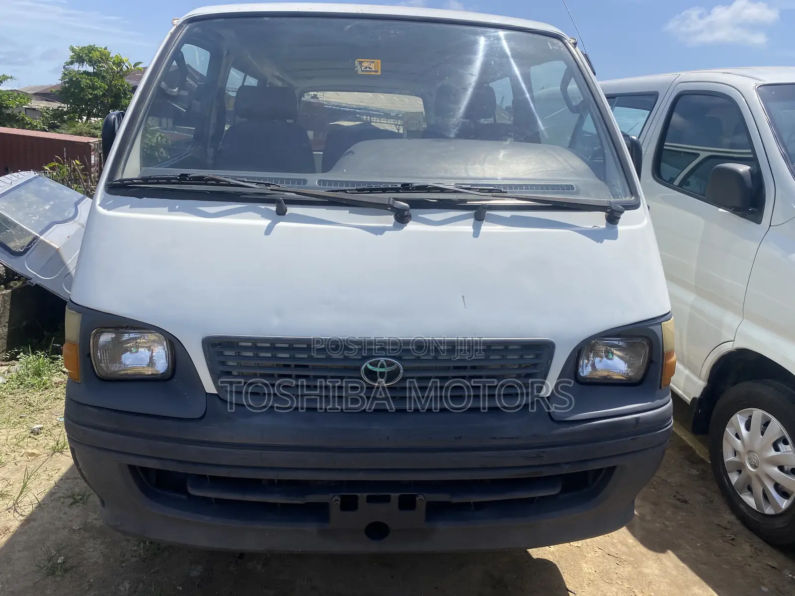 Toyota HiAce 2000 White