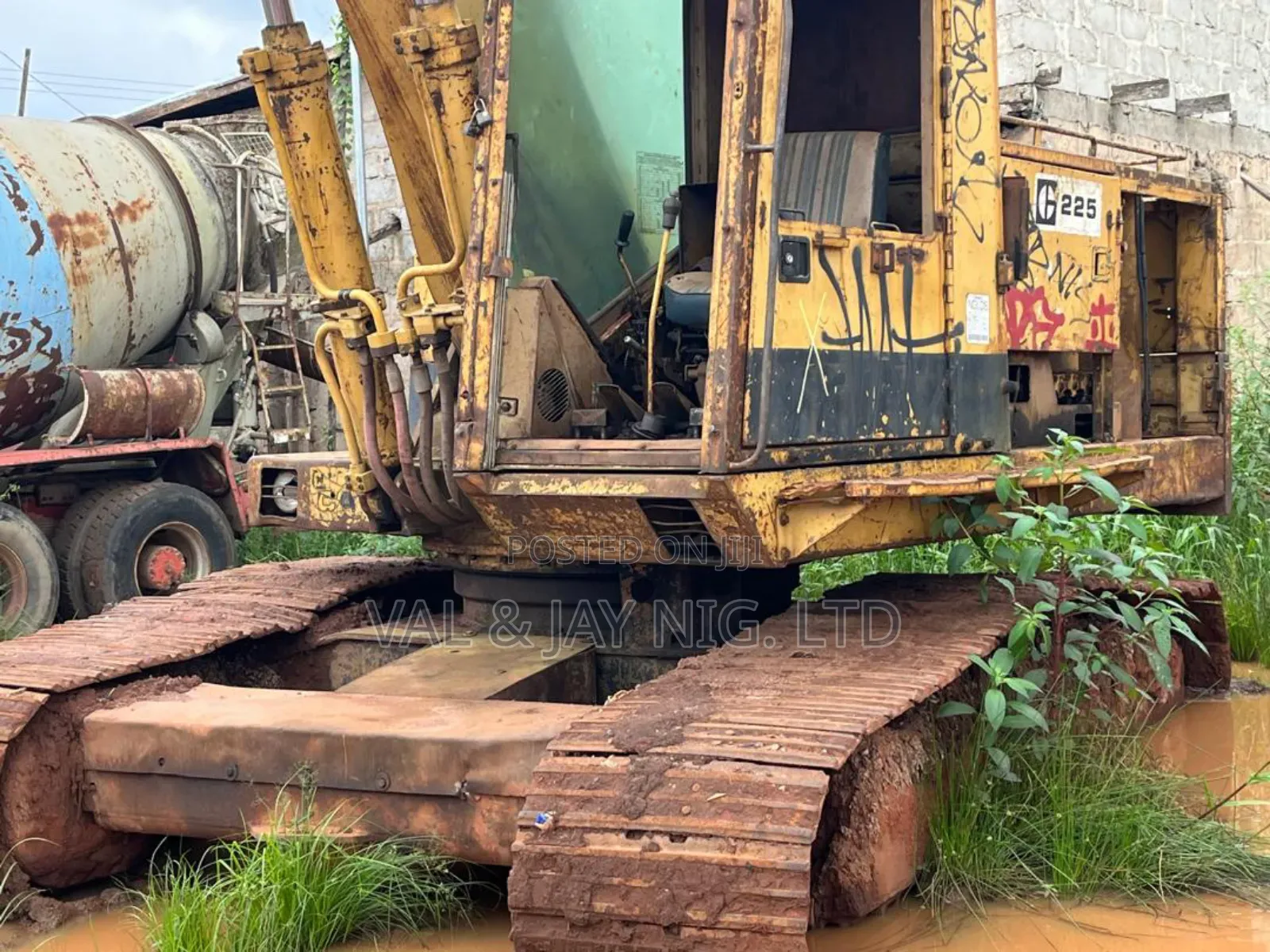 Cat Excavator 225 - Foreign Use