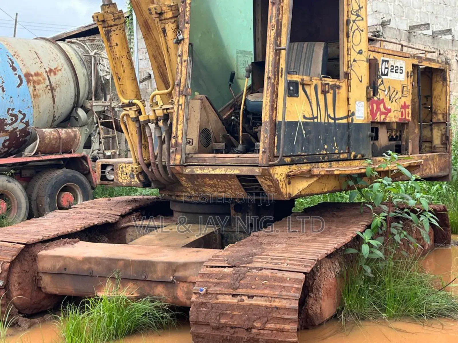 Cat Excavator 225 - Foreign Use