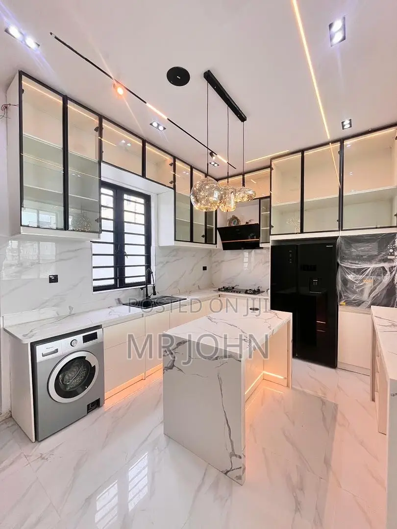 4bdrm Mansion in Ajah for sale