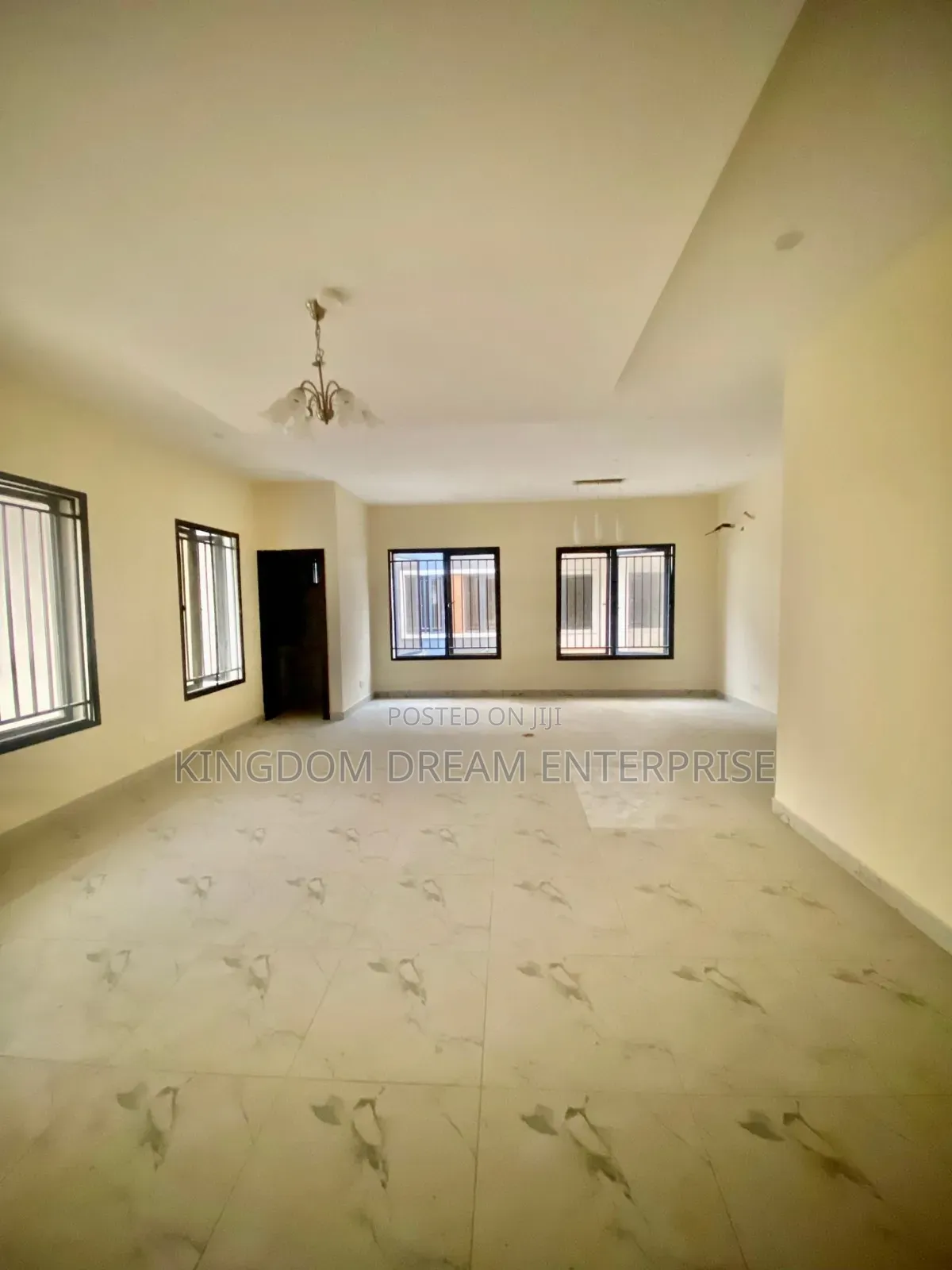 3bdrm Duplex in Bakare Estate Agungi for rent