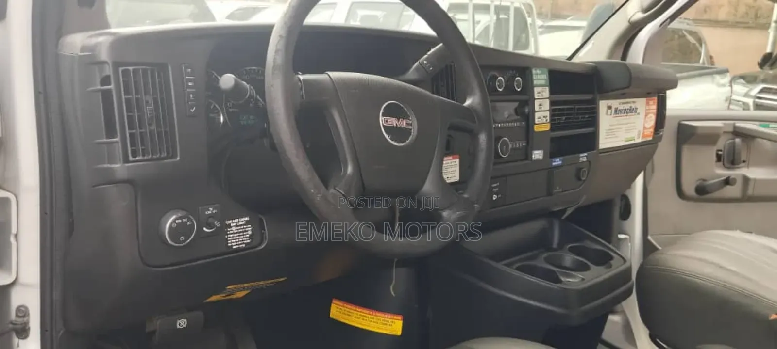 GMC Savana 2016 White