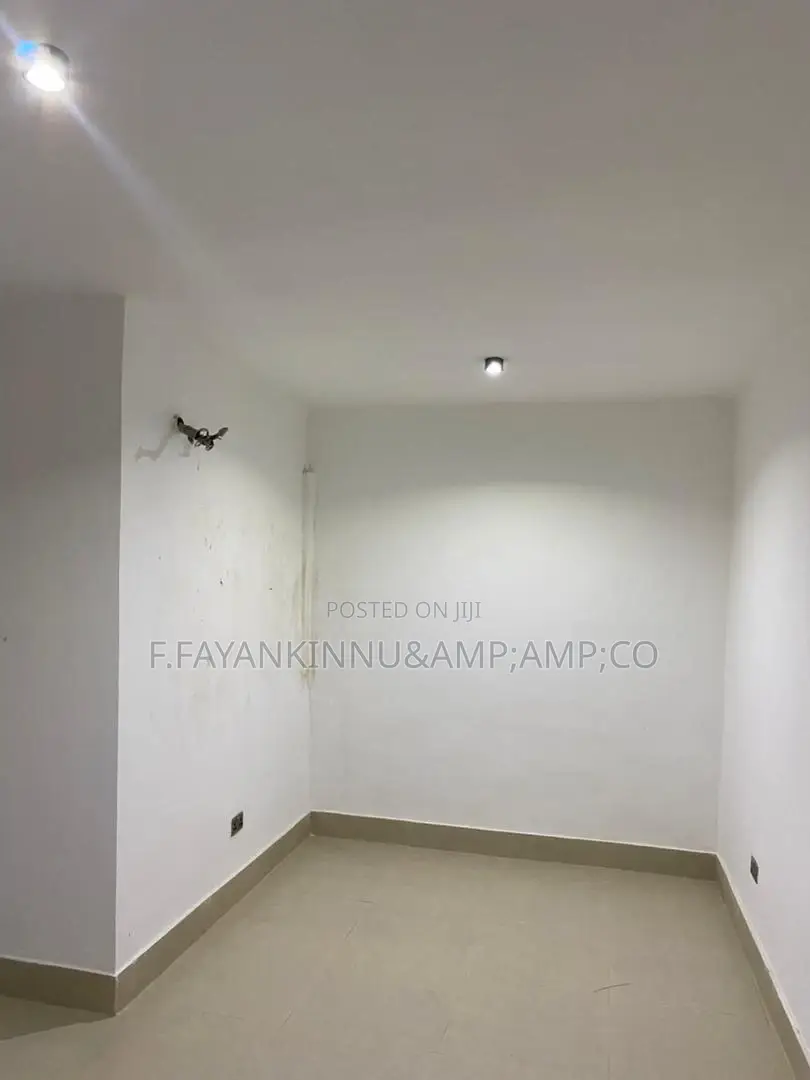6bdrm Duplex in Guzape District for sale