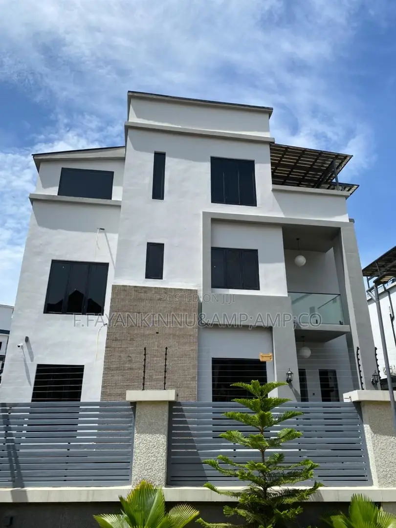 6bdrm Duplex in Guzape District for sale