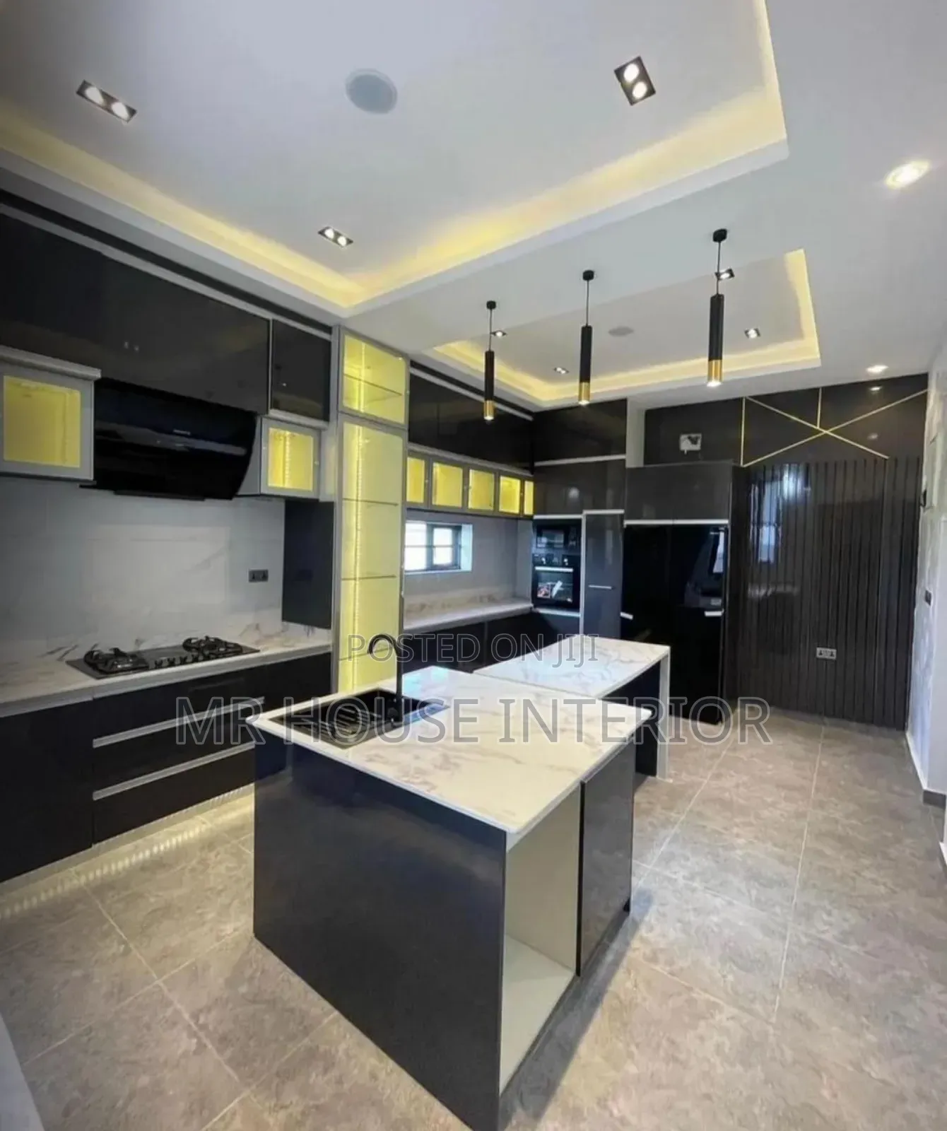 Luxury Kitchen Cabinet With Full Kitchen Accessories