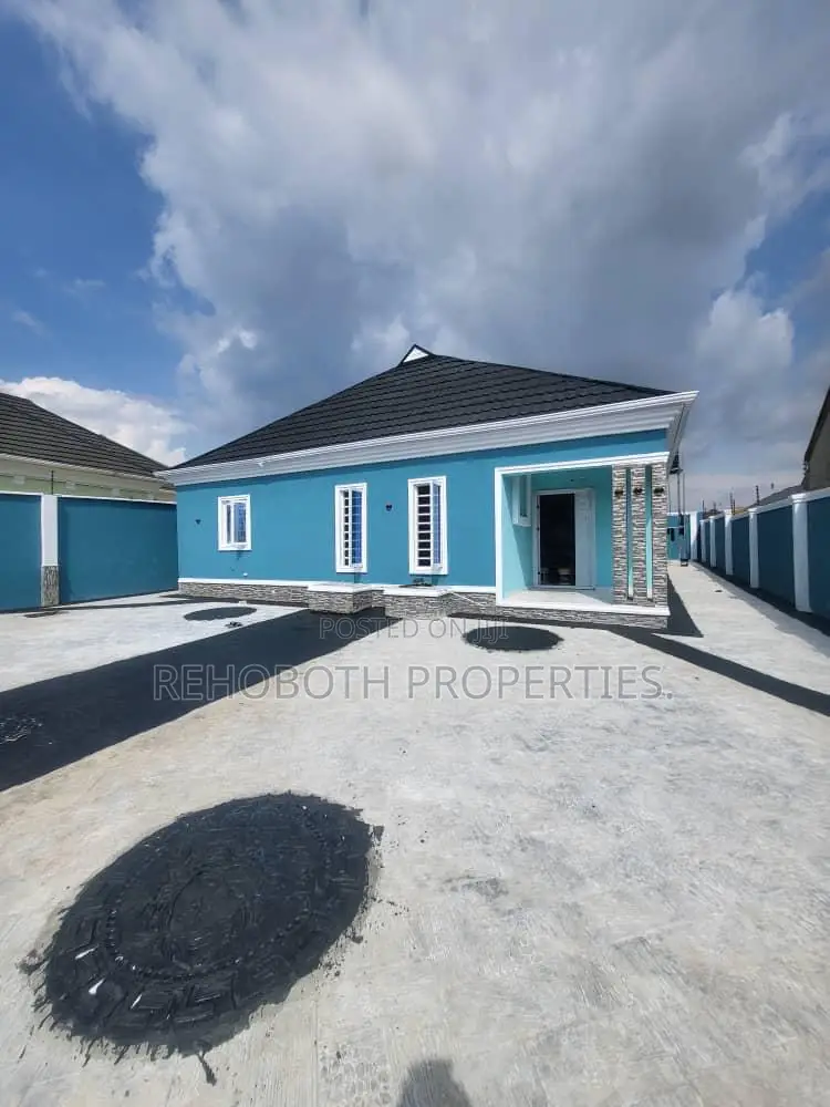 3bdrm Bungalow in Green View Estate, Akala Express for sale