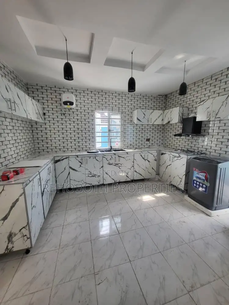 3bdrm Bungalow in Green View Estate, Akala Express for sale