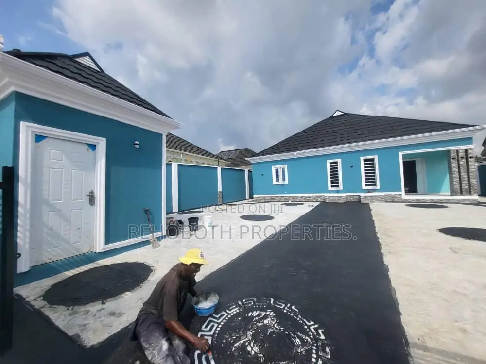 3bdrm Bungalow in Green View Estate, Akala Express for sale