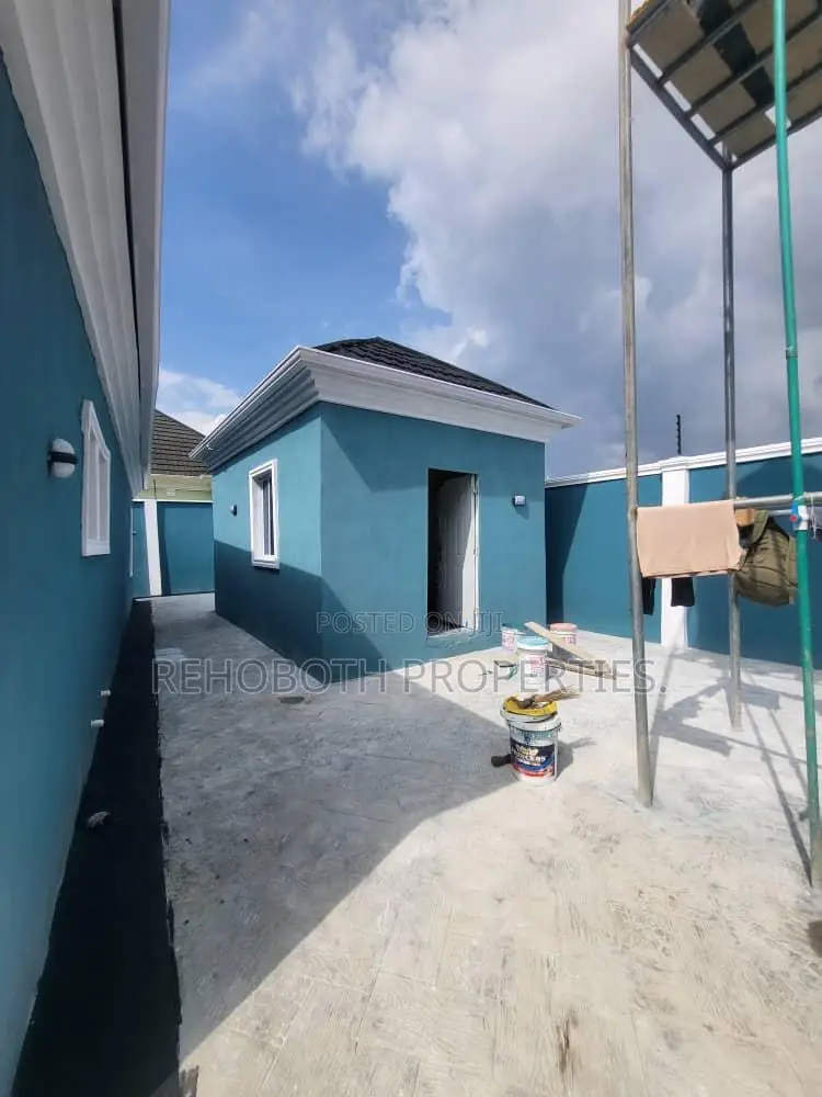 3bdrm Bungalow in Green View Estate, Akala Express for sale