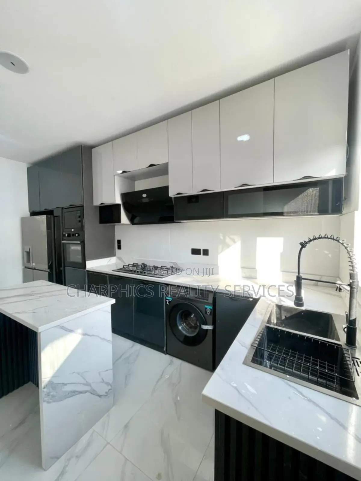 2bdrm Apartment in Lekki Phase 1 for sale