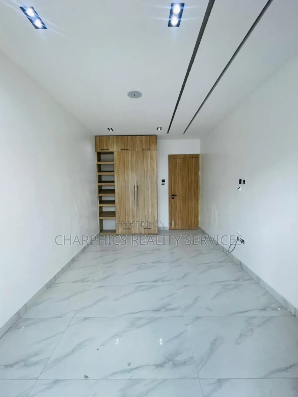 2bdrm Apartment in Lekki Phase 1 for sale