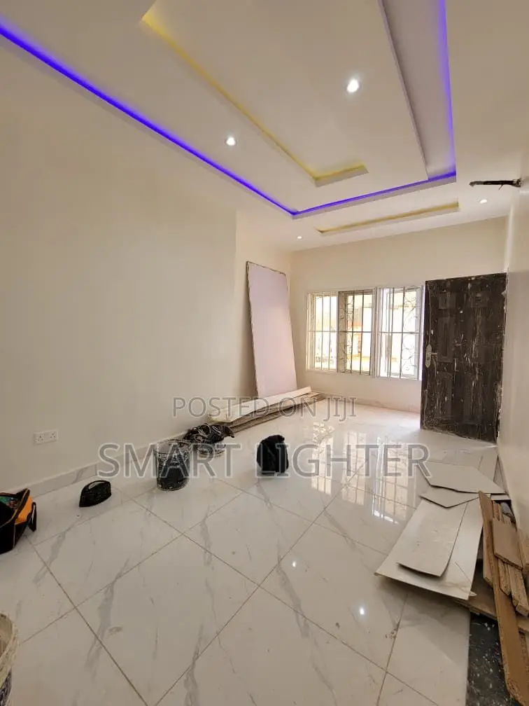 2bdrm Block of Flats in Apo Resettlement for sale