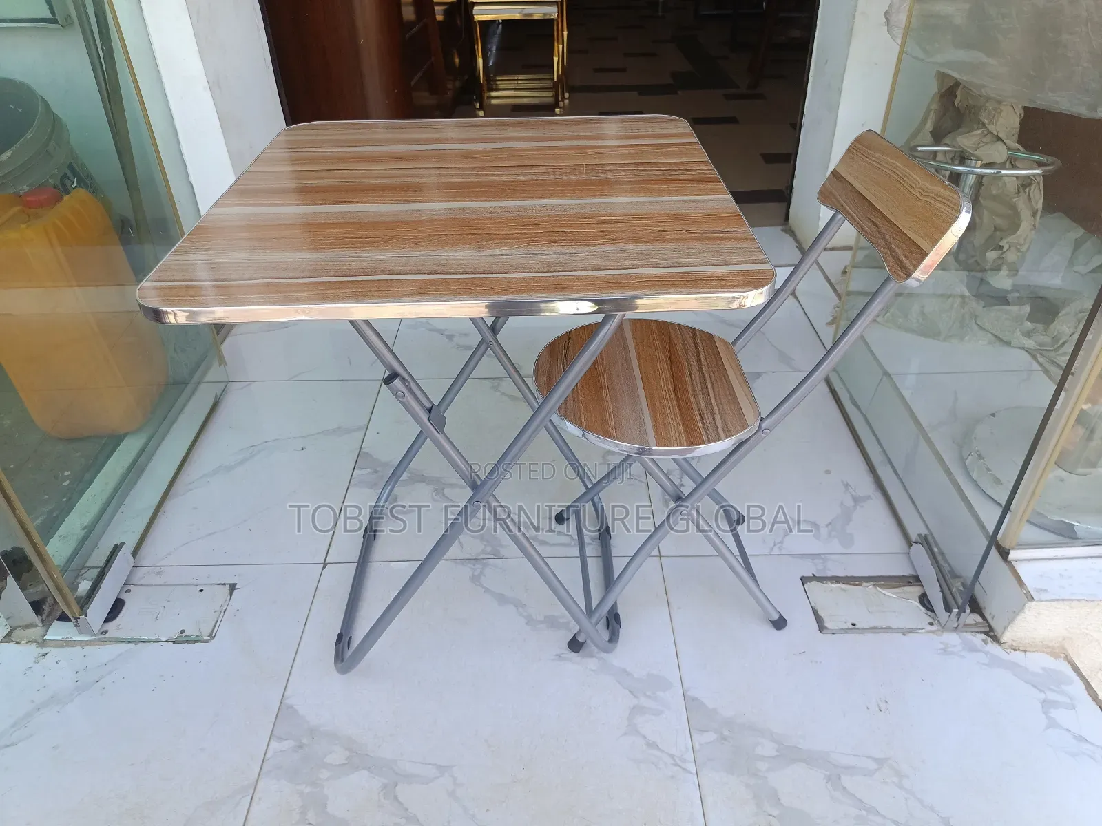 Read Table Chair