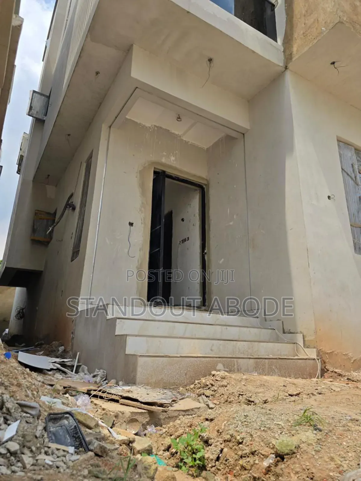 5bdrm Duplex in Inside An Estate, Ikeja for sale